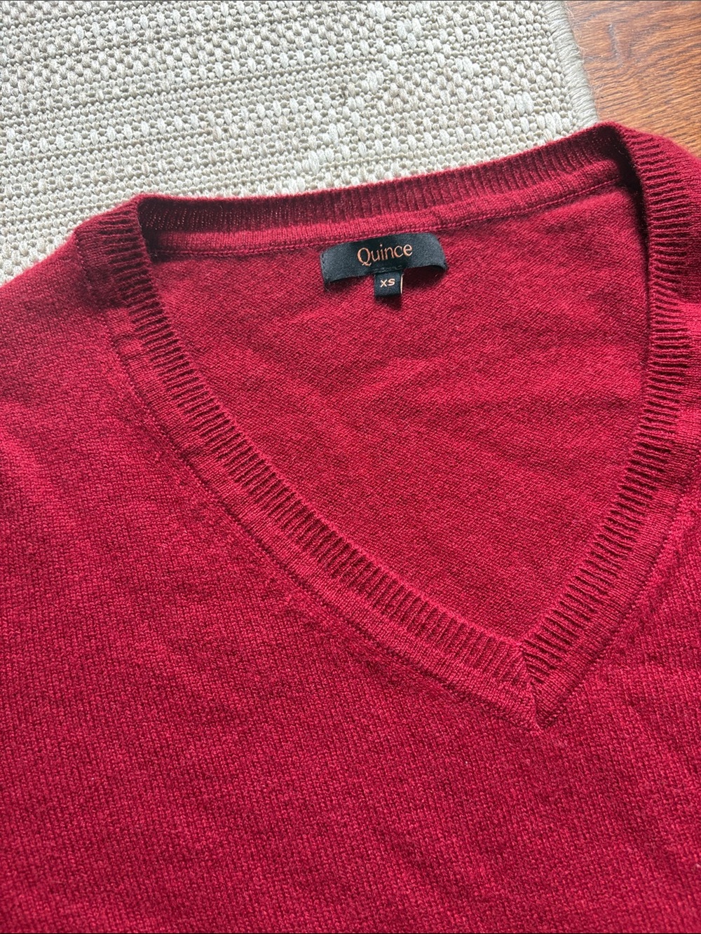 Quince V-Neck Cashmere Sweater - Burgundy XS - Picture 3 of 6
